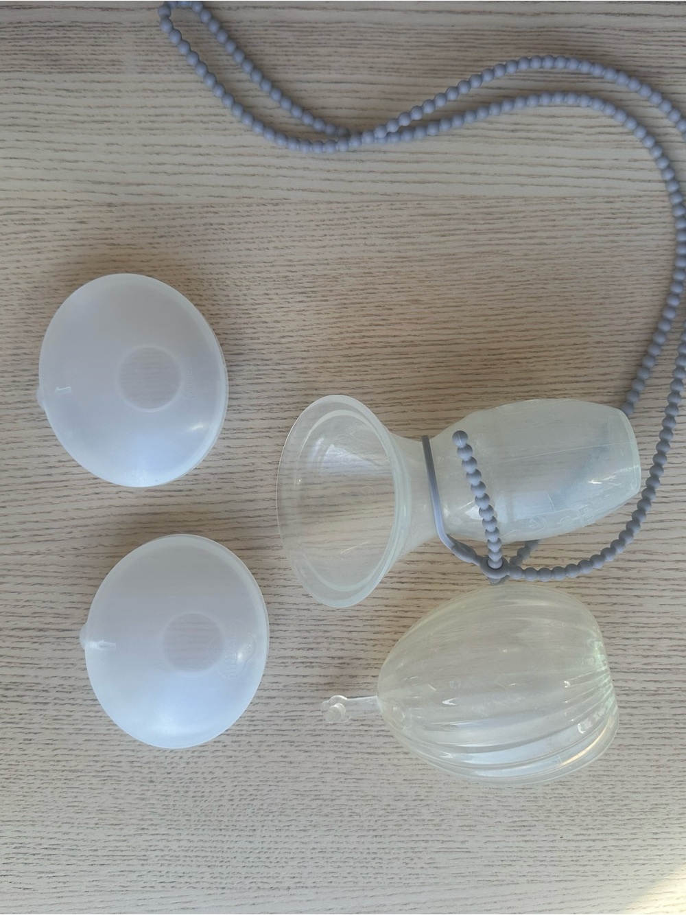 Haakaa Manual Breast Pump for Breastfeeding, Silicone, Milkies milk collectors